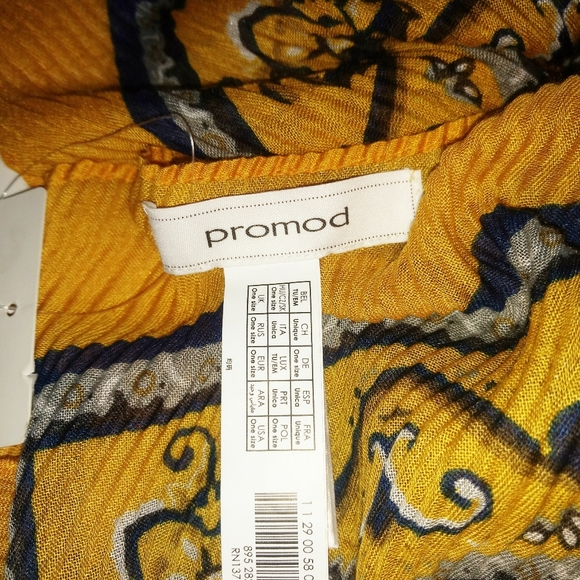 New Promod patterned scarf. - Picture 3 of 3